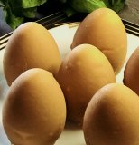 Vajíčko v pistáciovém hnízdečku - šlehaná tonka ganache a meruňky